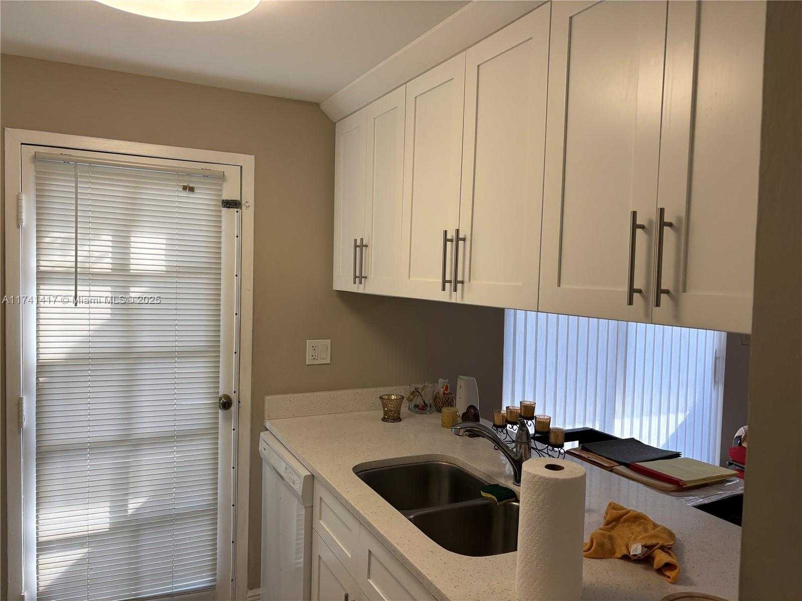 Small Image of 10806 NORTH KENDALL DR #P-26, Miami Number 3