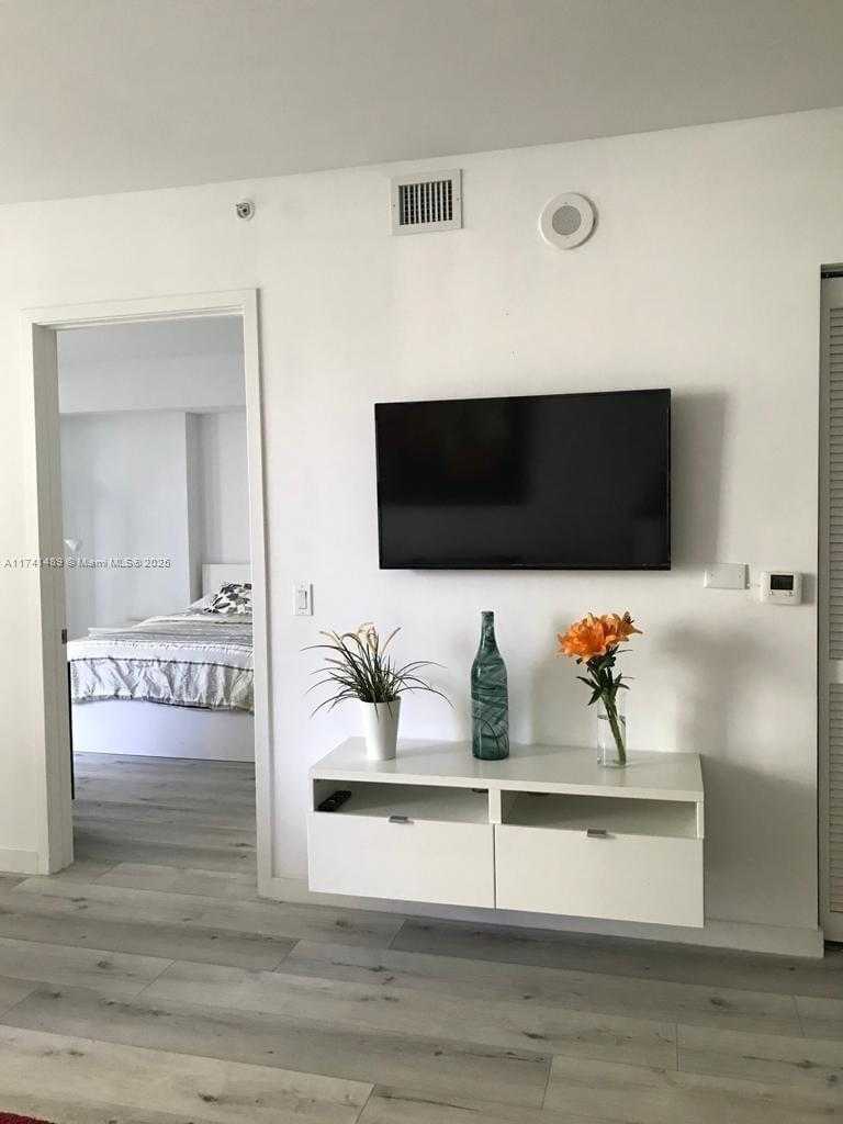 Small Image of 31 SOUTH EAST 6TH ST #804, Miami Number 6