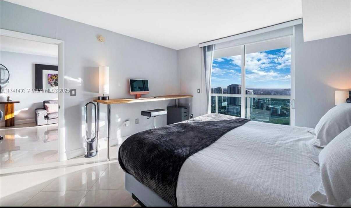 Small Image of 1800 NORTH BAYSHORE DR #4108, Miami Number 14
