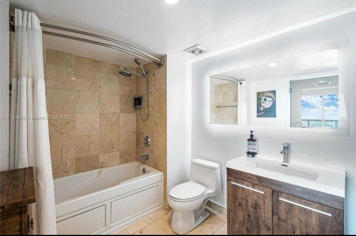 Small Image of 1800 NORTH BAYSHORE DR #4108, Miami Number 15
