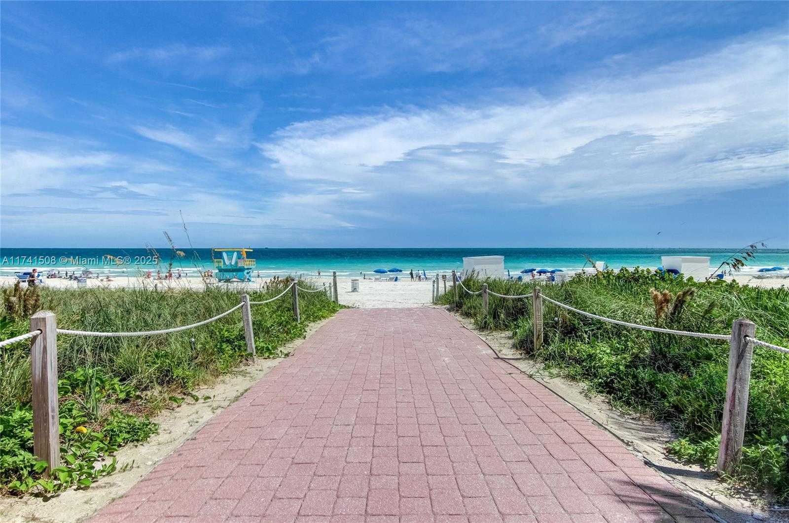 Small Image of 50 SOUTH POINTE DR #2004, Miami Beach Number 2