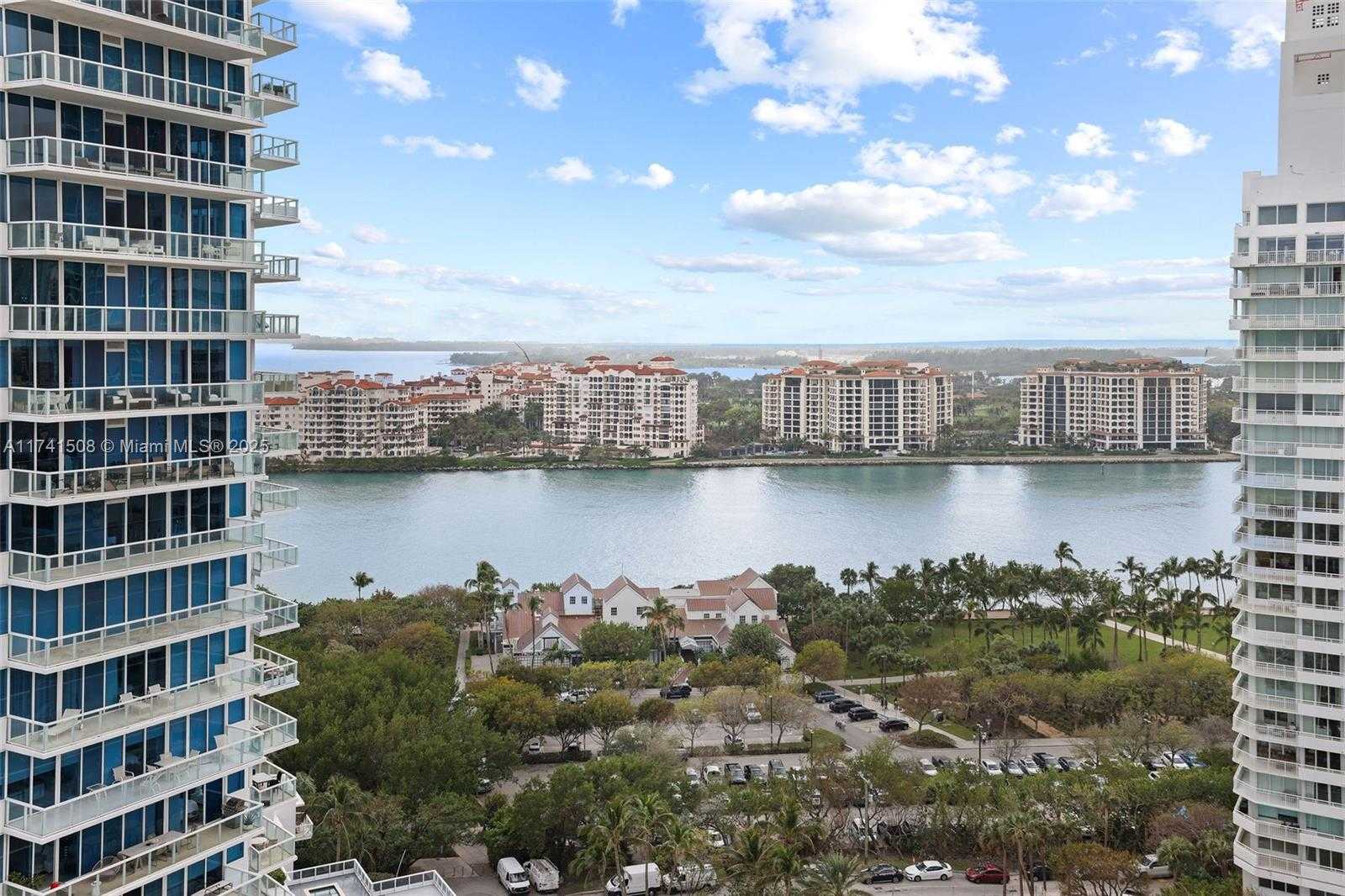 Small Image of 50 SOUTH POINTE DR #2004, Miami Beach Number 23