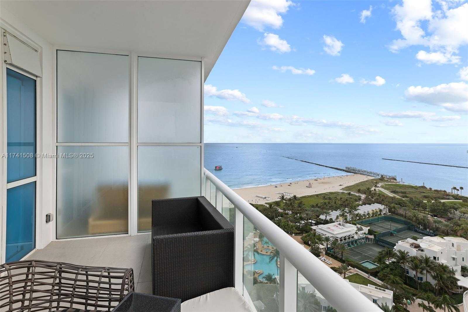 Small Image of 50 SOUTH POINTE DR #2004, Miami Beach Number 24