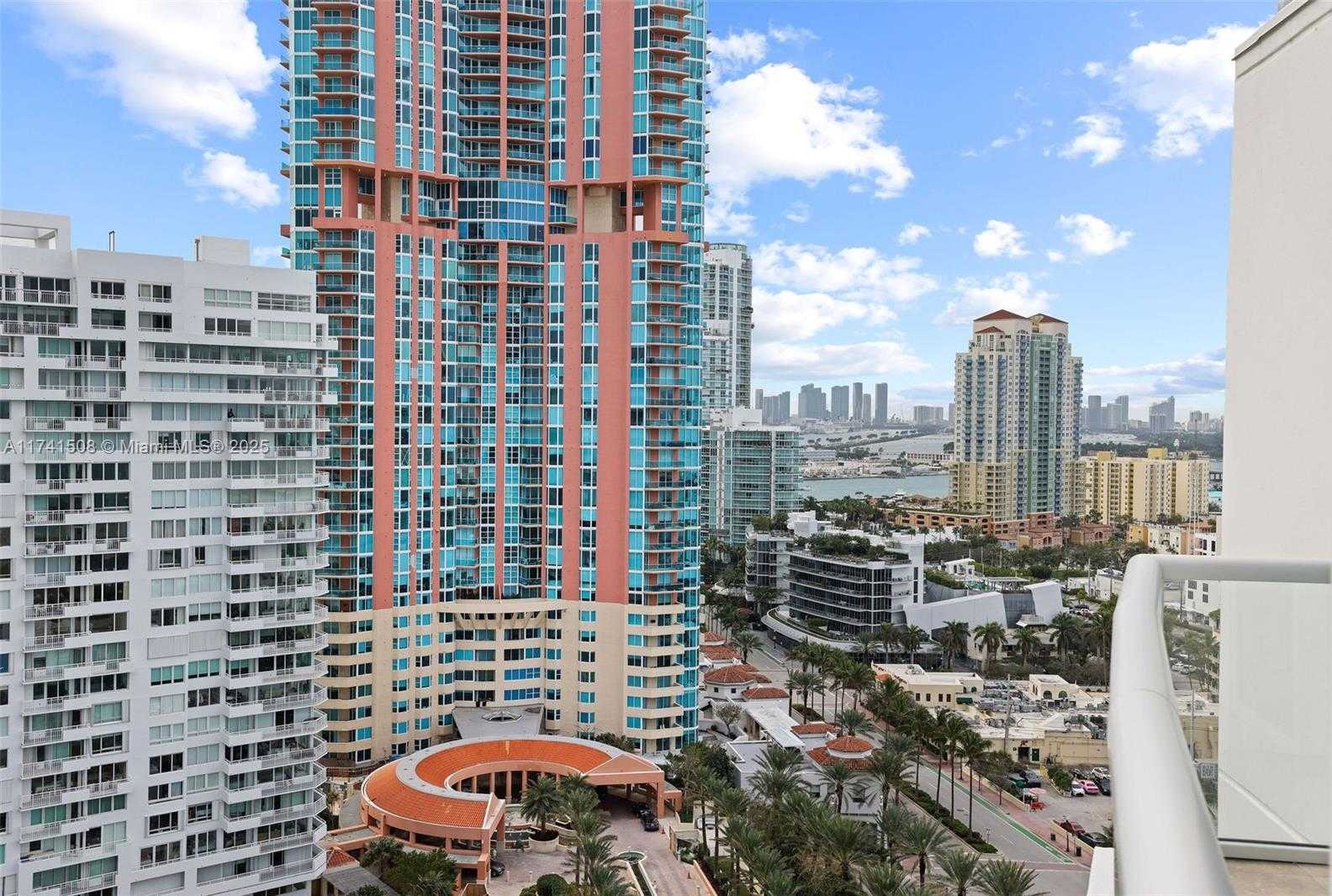 Small Image of 50 SOUTH POINTE DR #2004, Miami Beach Number 35