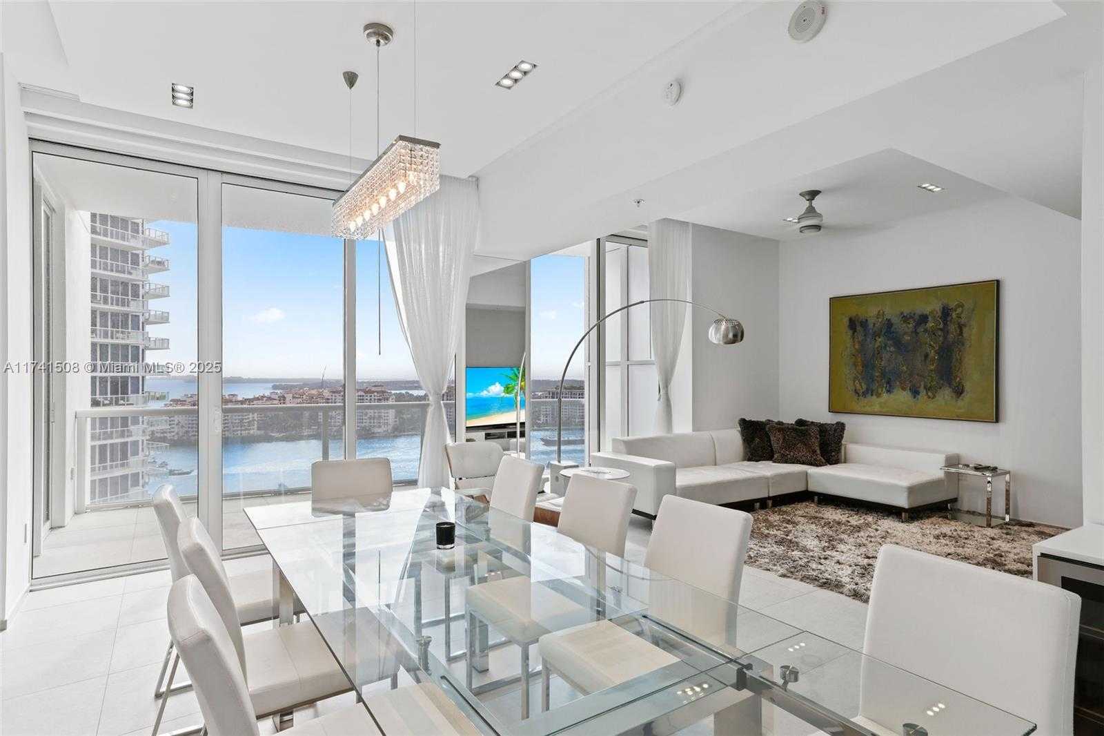 Small Image of 50 SOUTH POINTE DR #2004, Miami Beach Number 5