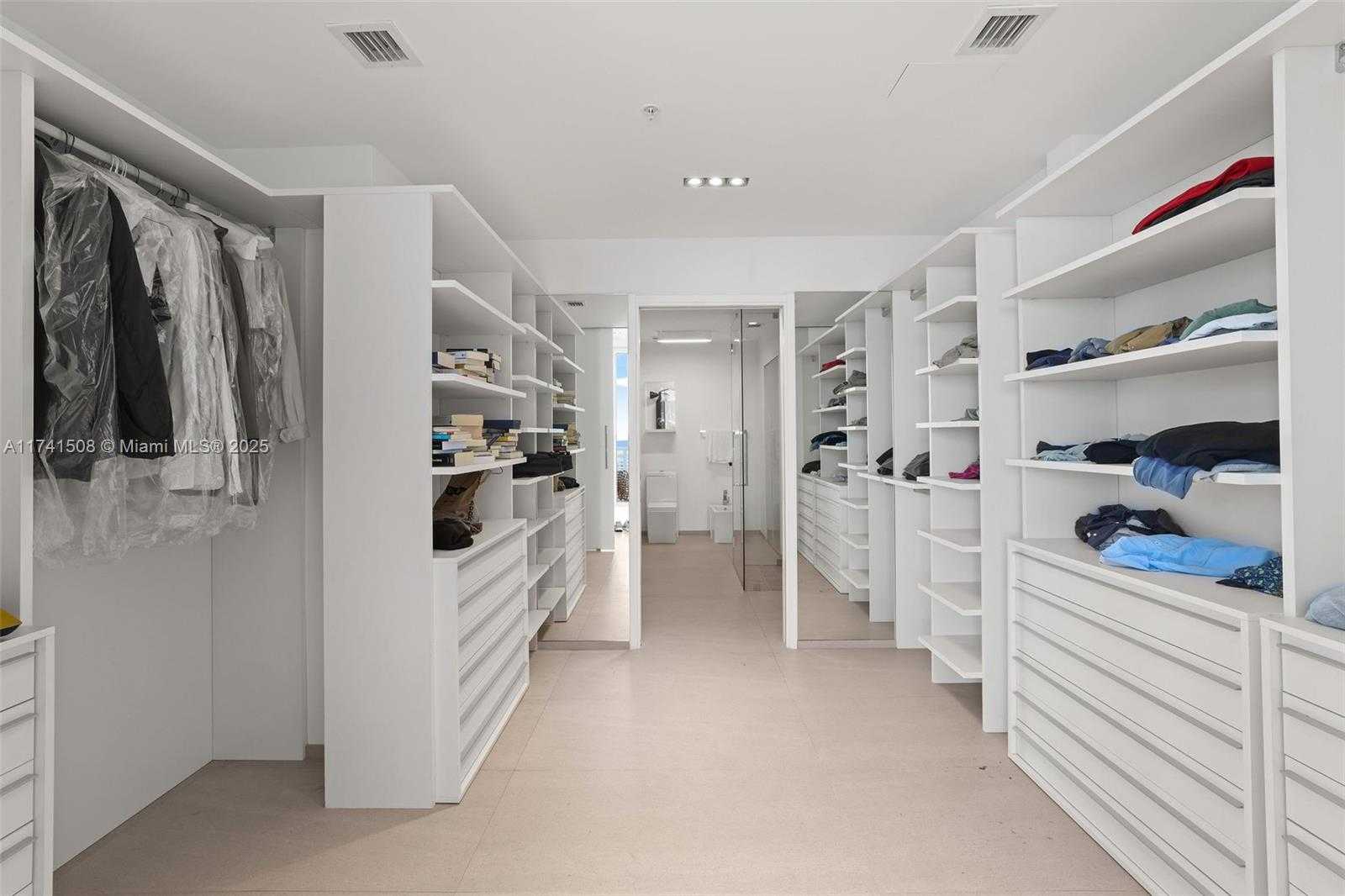 Small Image of 50 SOUTH POINTE DR #2004, Miami Beach Number 7