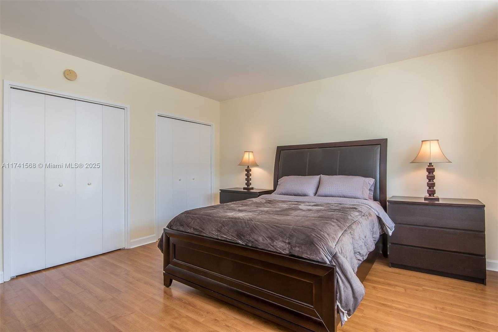 Small Image of 5600 COLLINS AVE #11A, Miami Beach Number 12
