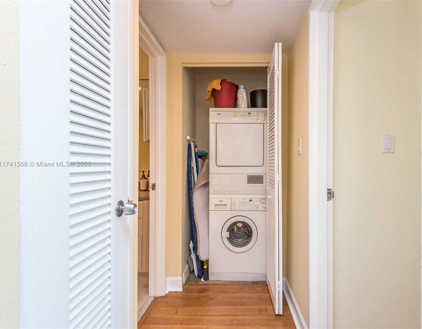 Small Image of 5600 COLLINS AVE #11A, Miami Beach Number 16