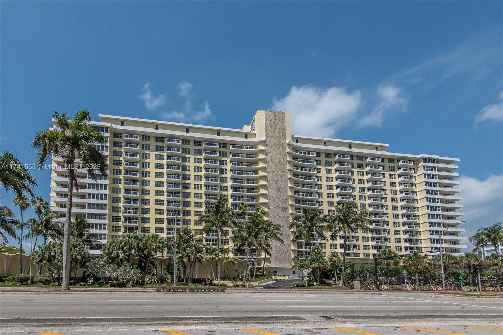 Small Image of 5600 COLLINS AVE #11A, Miami Beach Number 21