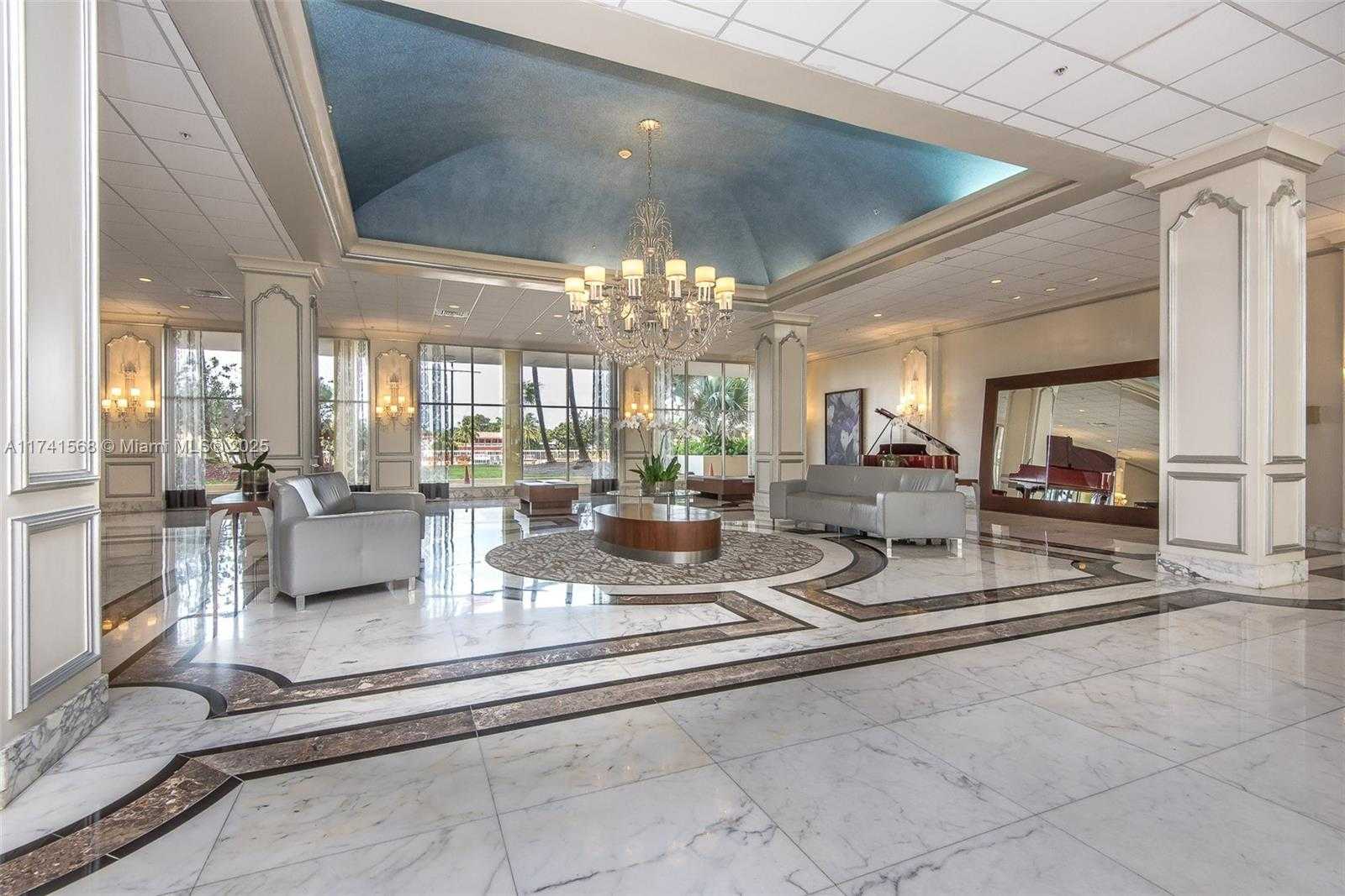 Small Image of 5600 COLLINS AVE #11A, Miami Beach Number 25