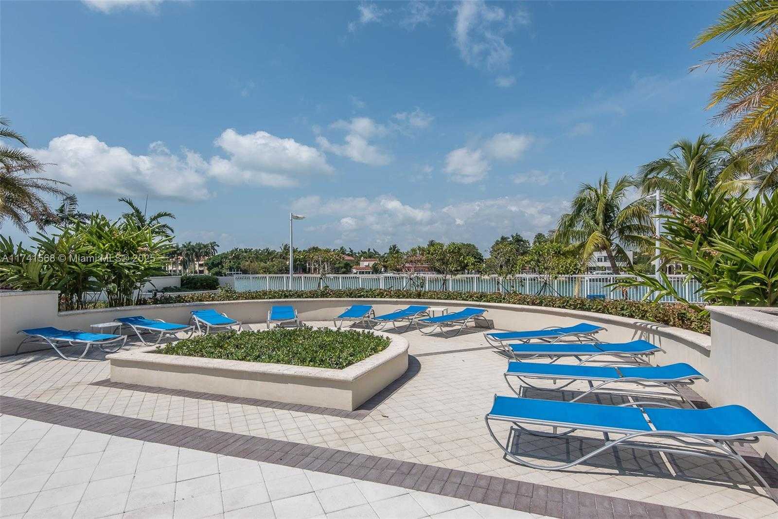 Small Image of 5600 COLLINS AVE #11A, Miami Beach Number 28
