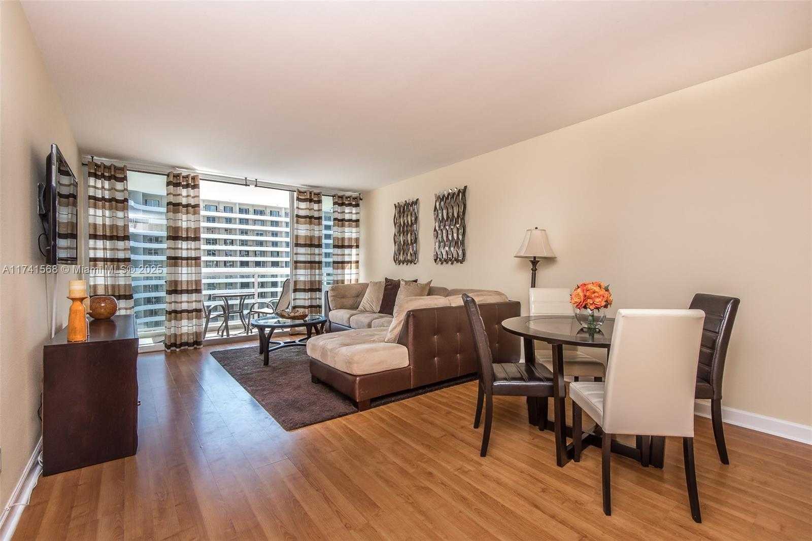 Small Image of 5600 COLLINS AVE #11A, Miami Beach Number 3