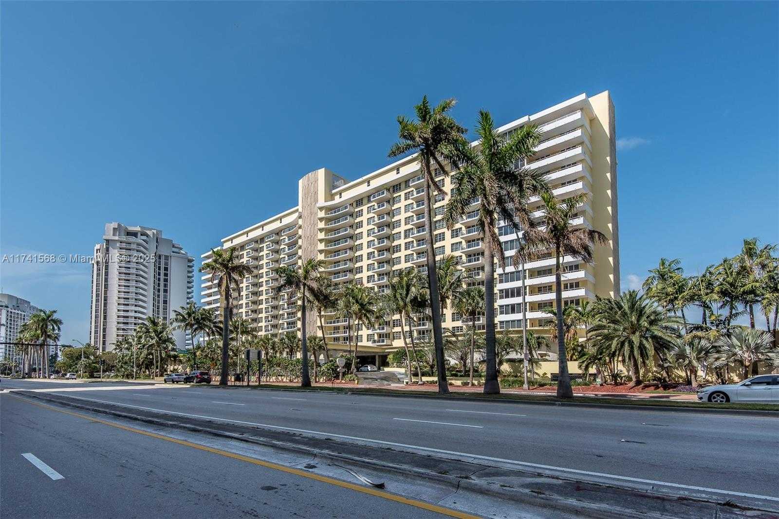Small Image of 5600 COLLINS AVE #11A, Miami Beach Number 30