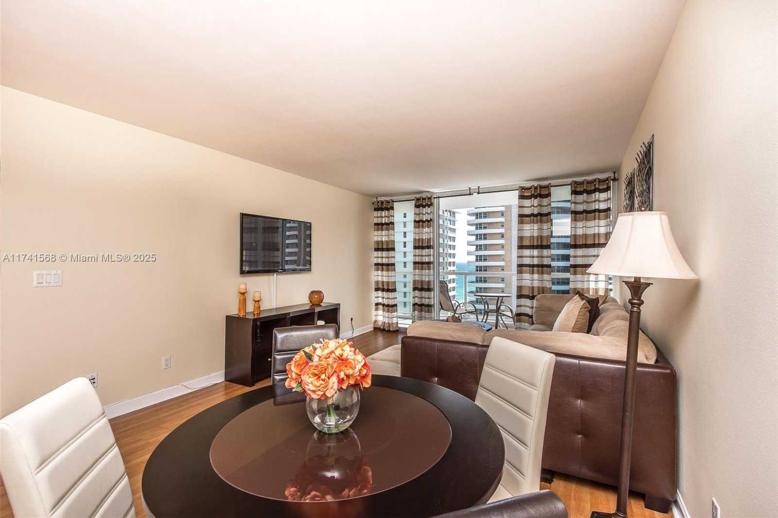 Small Image of 5600 COLLINS AVE #11A, Miami Beach Number 5