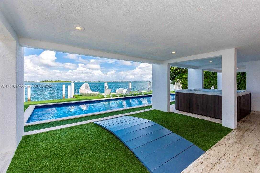 Small Image of 891 NORTH VENETIAN DR, Miami Number 10