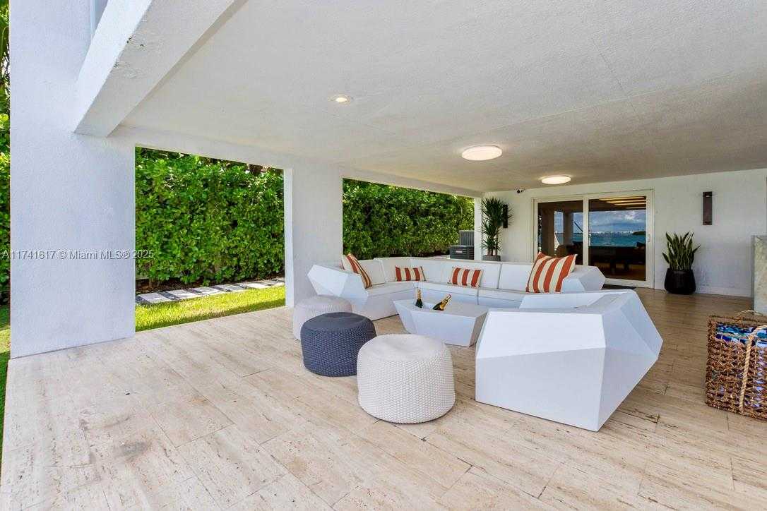 Small Image of 891 NORTH VENETIAN DR, Miami Number 11