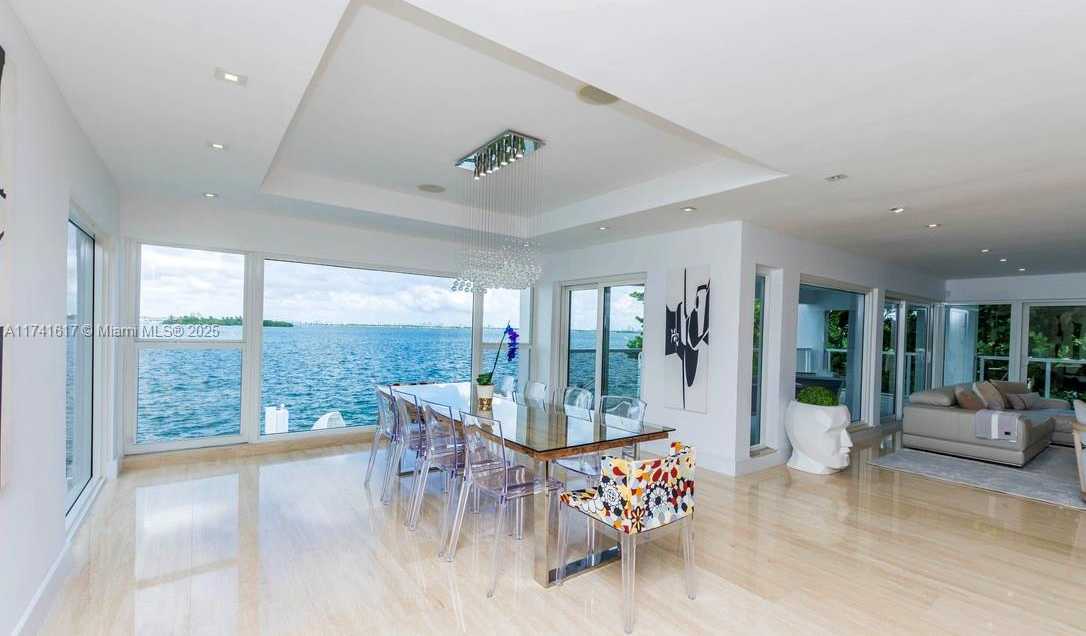 Small Image of 891 NORTH VENETIAN DR, Miami Number 15