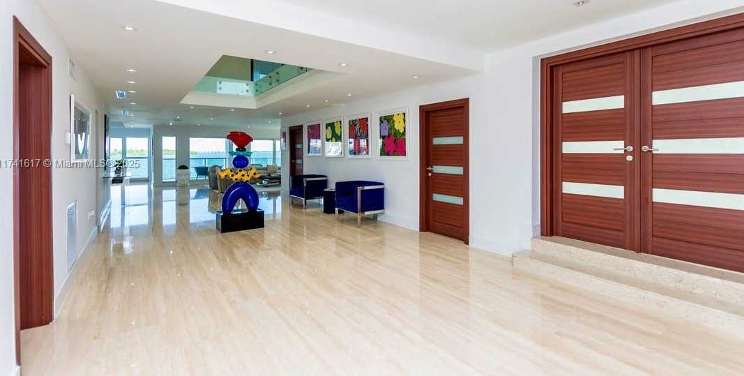 Small Image of 891 NORTH VENETIAN DR, Miami Number 18