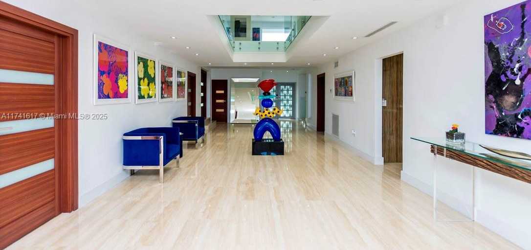 Small Image of 891 NORTH VENETIAN DR, Miami Number 19