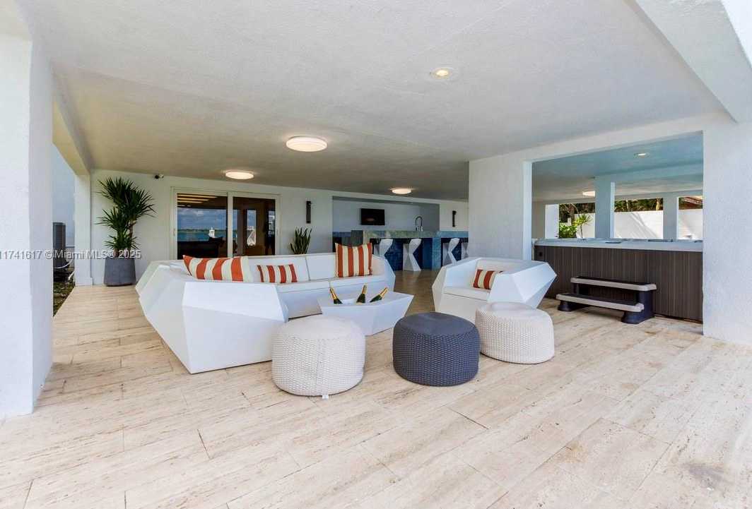 Small Image of 891 NORTH VENETIAN DR, Miami Number 25