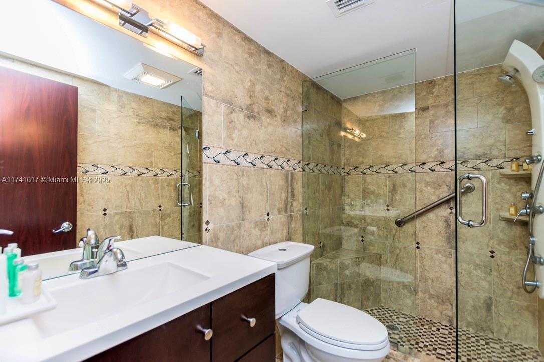 Small Image of 891 NORTH VENETIAN DR, Miami Number 29