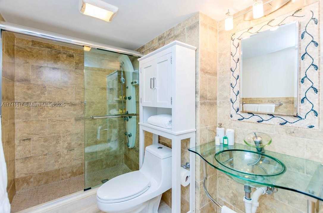 Small Image of 891 NORTH VENETIAN DR, Miami Number 35