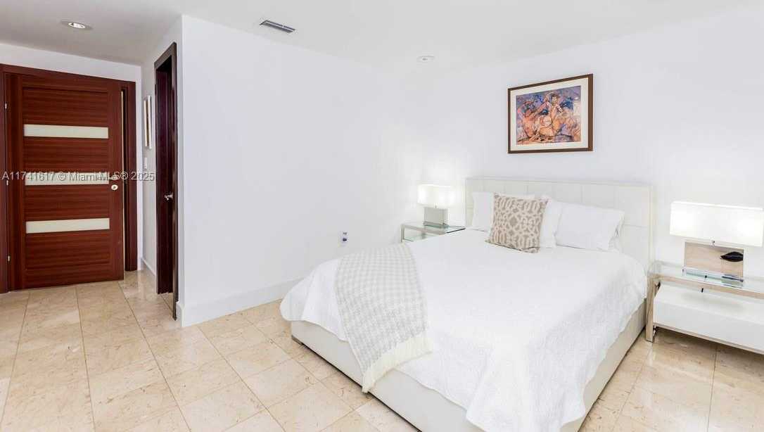 Small Image of 891 NORTH VENETIAN DR, Miami Number 43