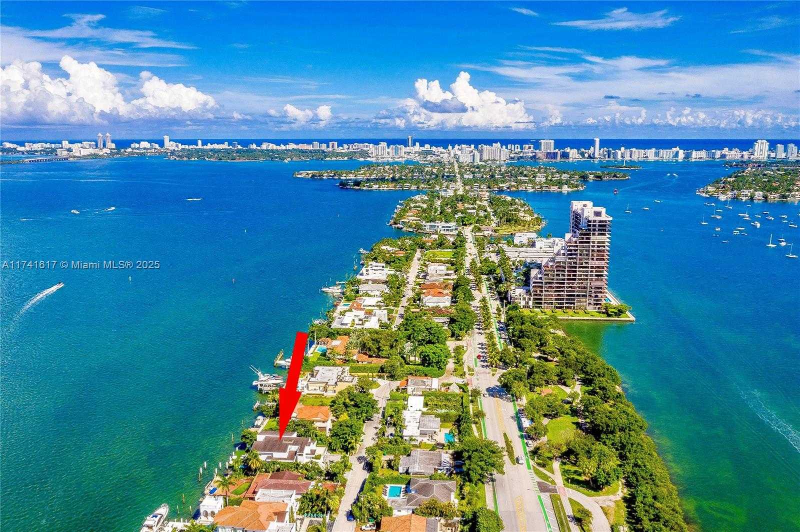 Small Image of 891 NORTH VENETIAN DR, Miami Number 49