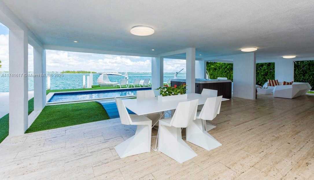 Small Image of 891 NORTH VENETIAN DR, Miami Number 9