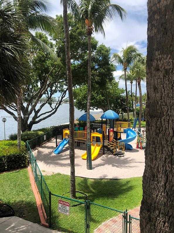 Small Image of 1915 BRICKELL AVE #CC6, Miami Number 18