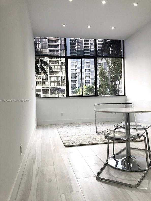 Small Image of 1915 BRICKELL AVE #CC6, Miami Number 3