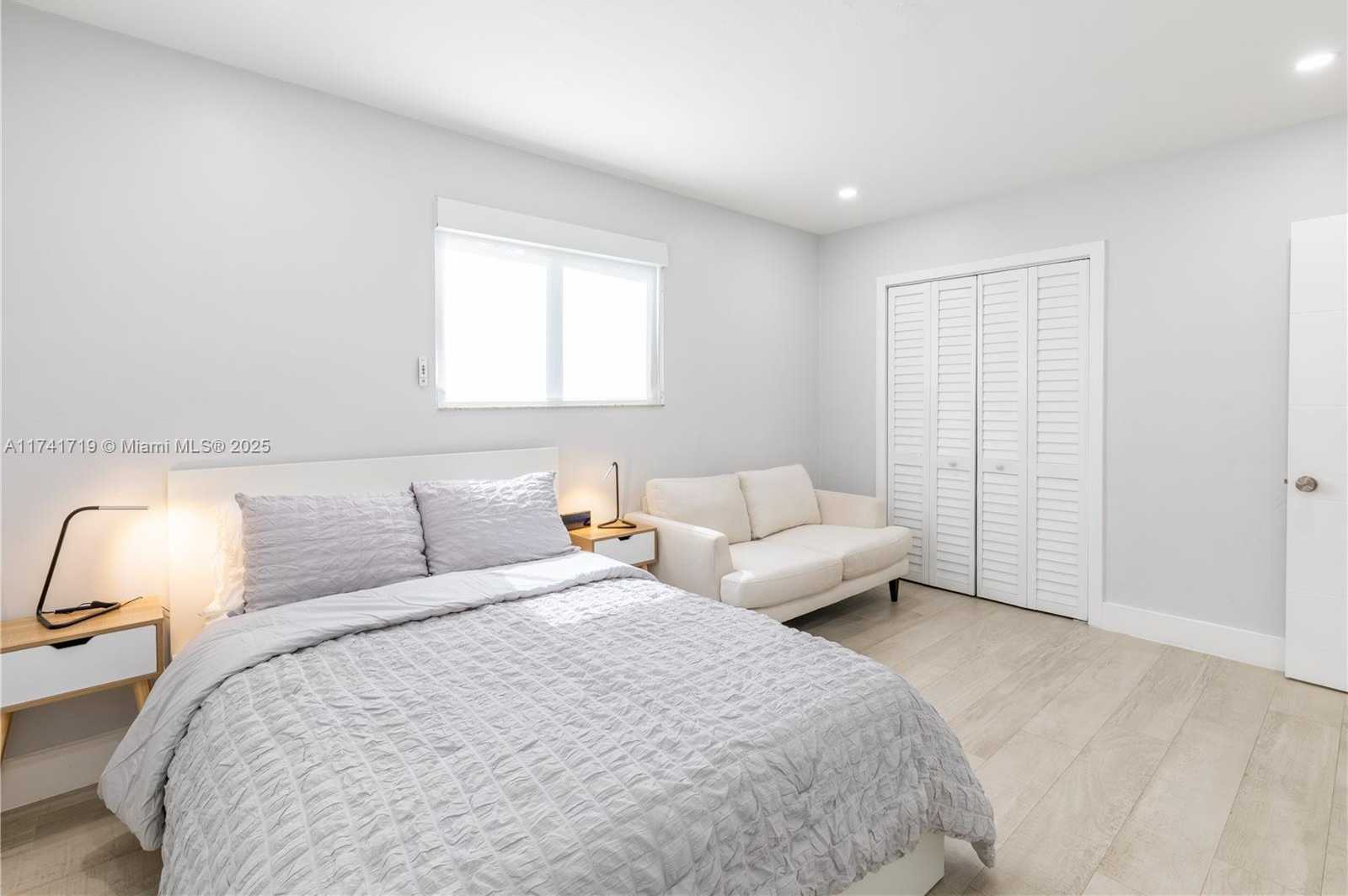 Small Image of 19421 NORTH EAST 18TH CT, Miami Number 19