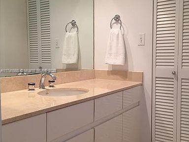 Small Image of 888 BRICKELL KEY DR #600, Miami Number 10