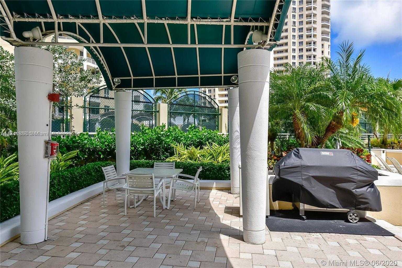Small Image of 888 BRICKELL KEY DR #600, Miami Number 18