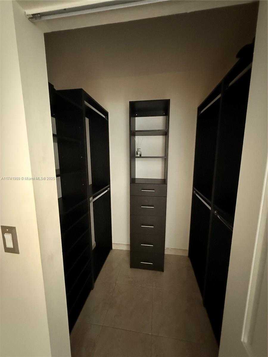Small Image of 110 WASHINGTON AVE #1512, Miami Beach Number 13