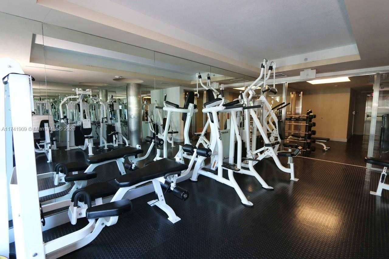 Small Image of 110 WASHINGTON AVE #1512, Miami Beach Number 16