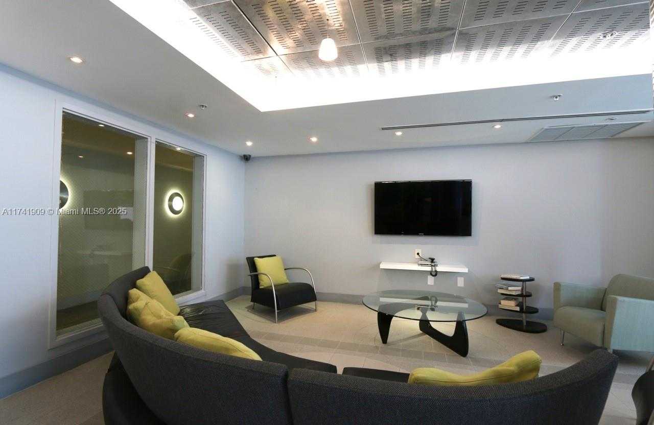 Small Image of 110 WASHINGTON AVE #1512, Miami Beach Number 25