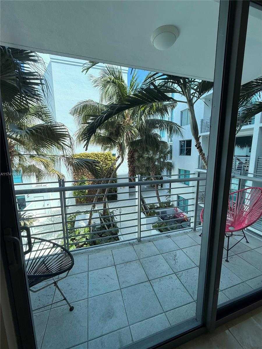 Small Image of 110 WASHINGTON AVE #1512, Miami Beach Number 3