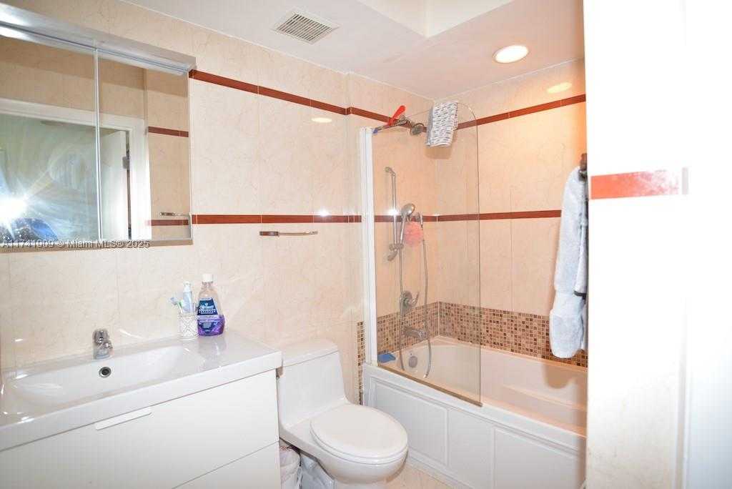Small Image of 110 WASHINGTON AVE #1512, Miami Beach Number 8