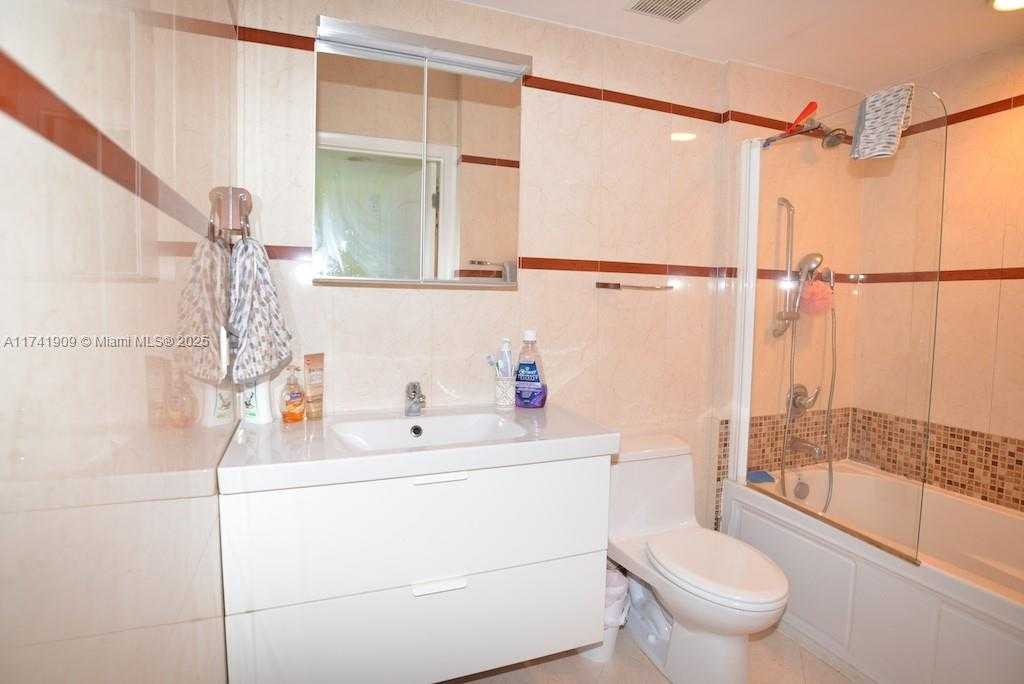 Small Image of 110 WASHINGTON AVE #1512, Miami Beach Number 9