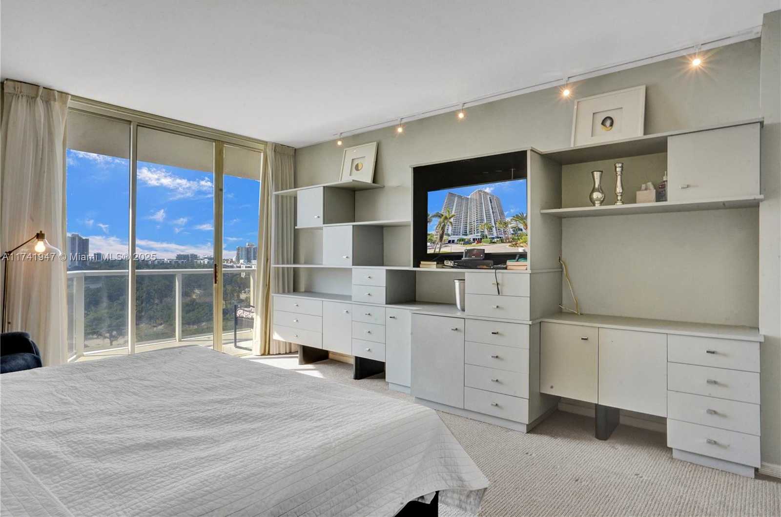 Small Image of 20281 EAST COUNTRY CLUB DR #801, Aventura Number 14