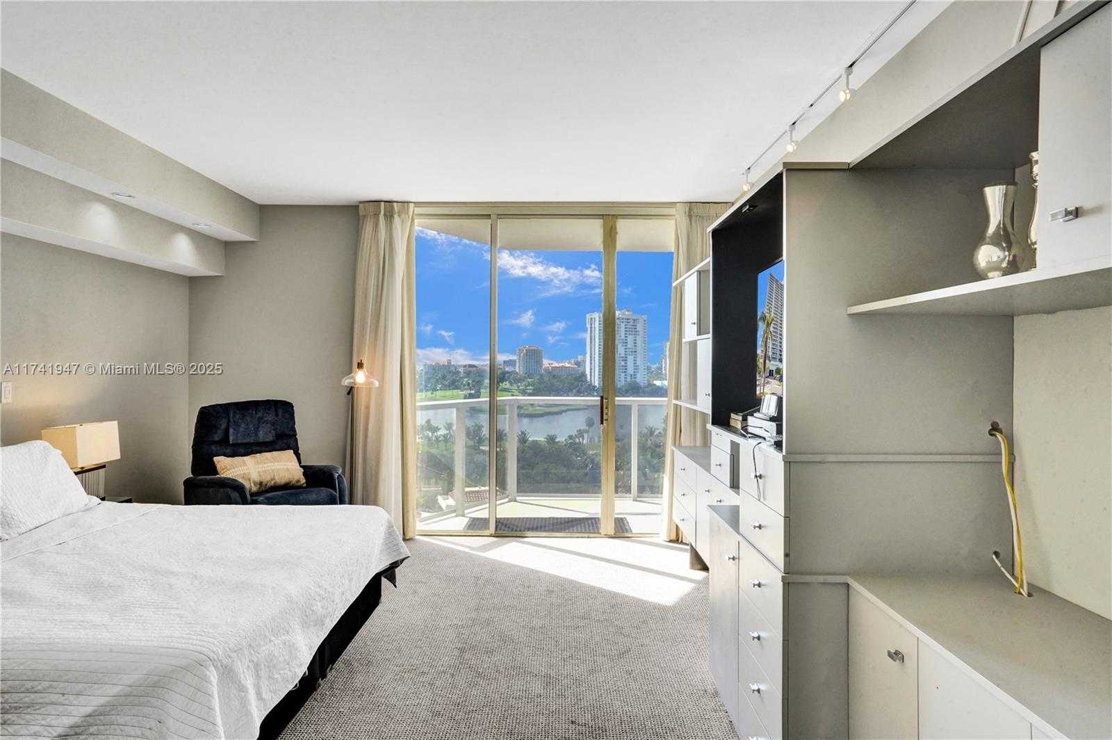 Small Image of 20281 EAST COUNTRY CLUB DR #801, Aventura Number 16