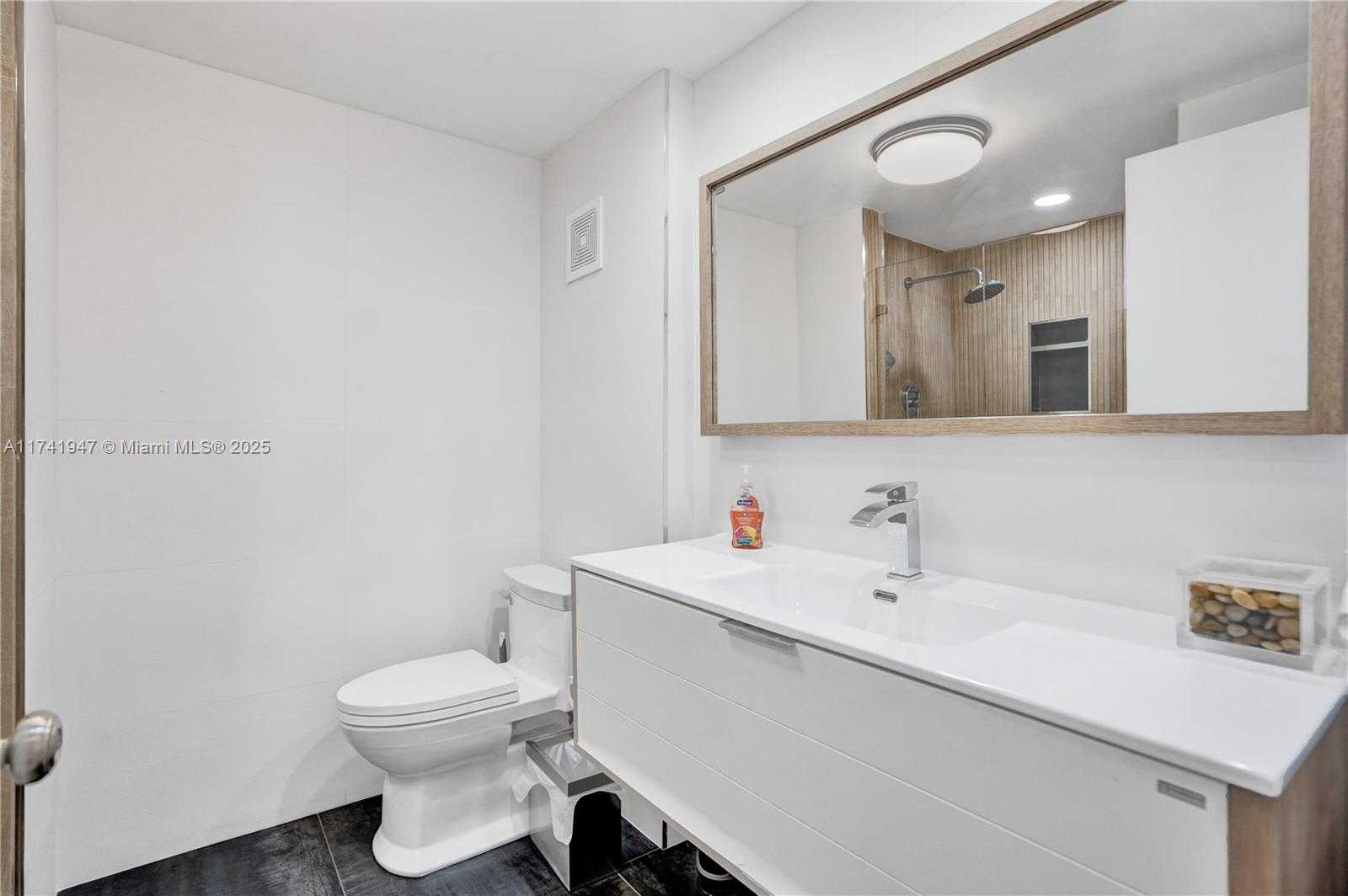 Small Image of 20281 EAST COUNTRY CLUB DR #801, Aventura Number 21