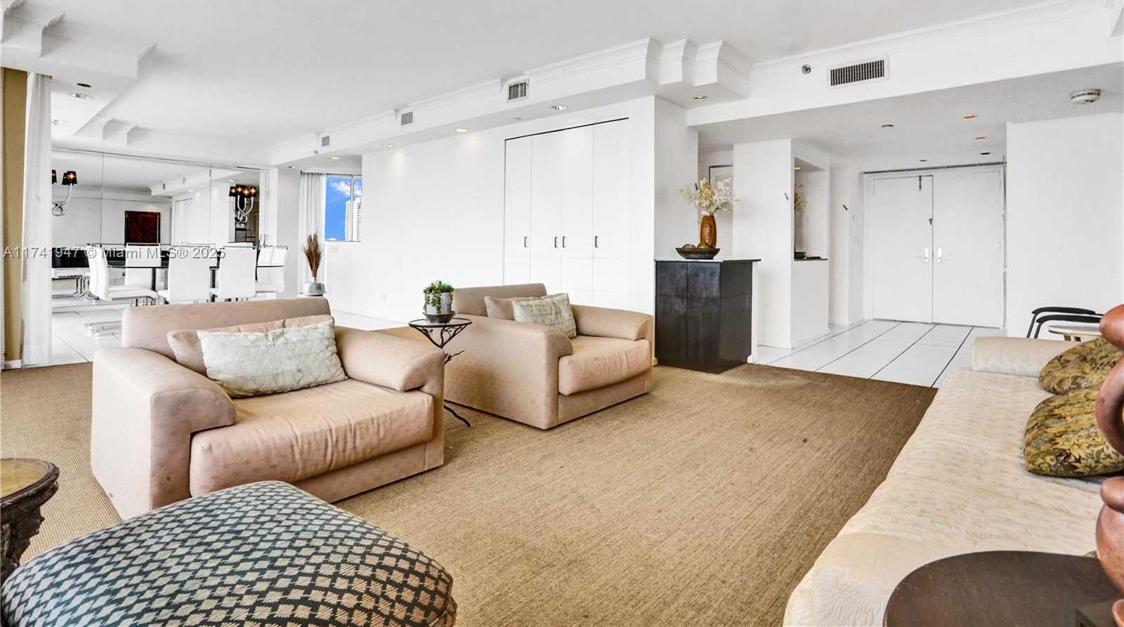 Small Image of 20281 EAST COUNTRY CLUB DR #801, Aventura Number 4