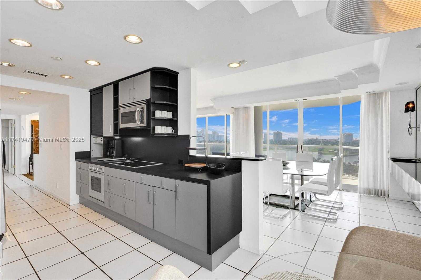 Small Image of 20281 EAST COUNTRY CLUB DR #801, Aventura Number 5