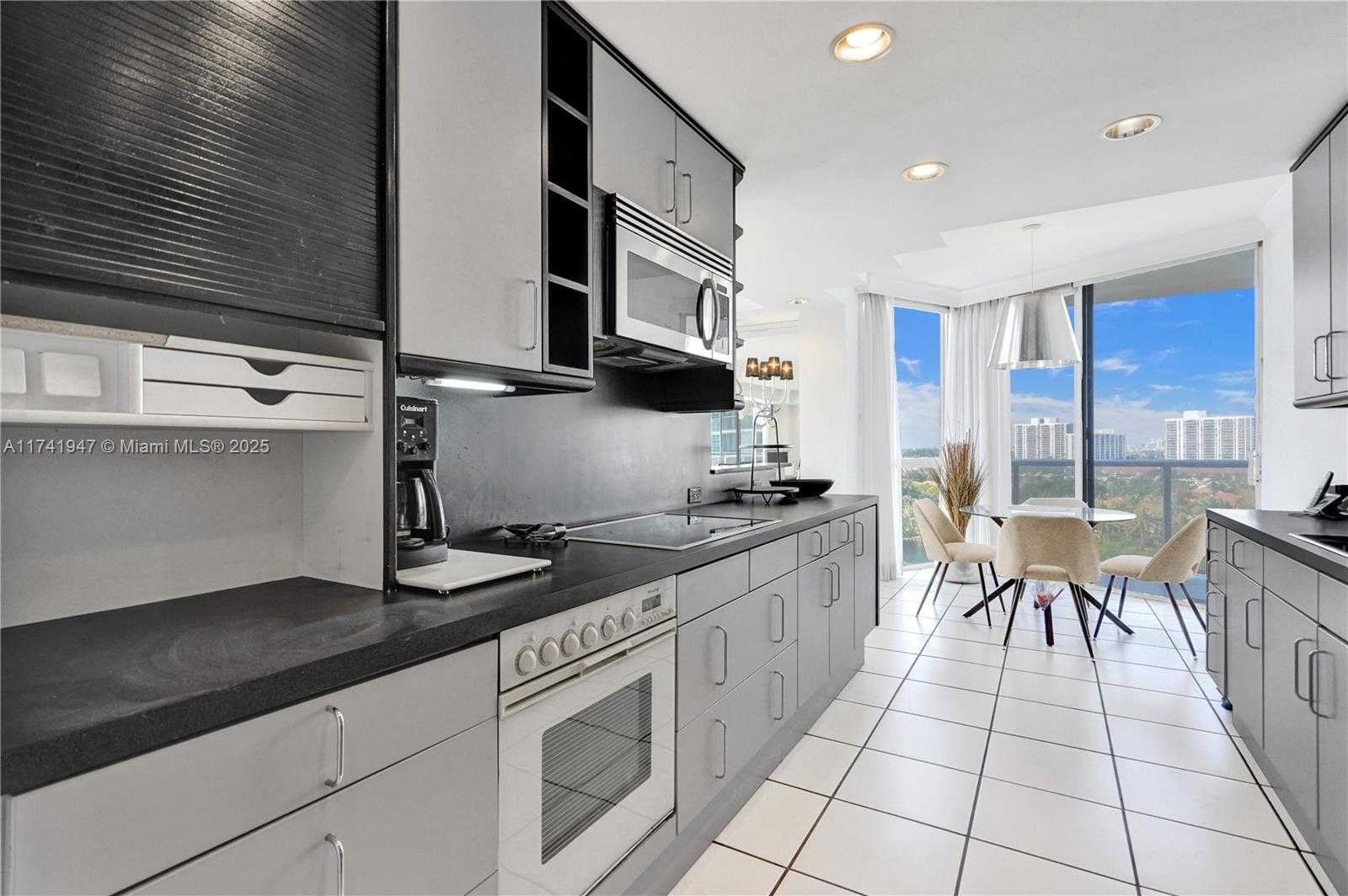 Small Image of 20281 EAST COUNTRY CLUB DR #801, Aventura Number 6