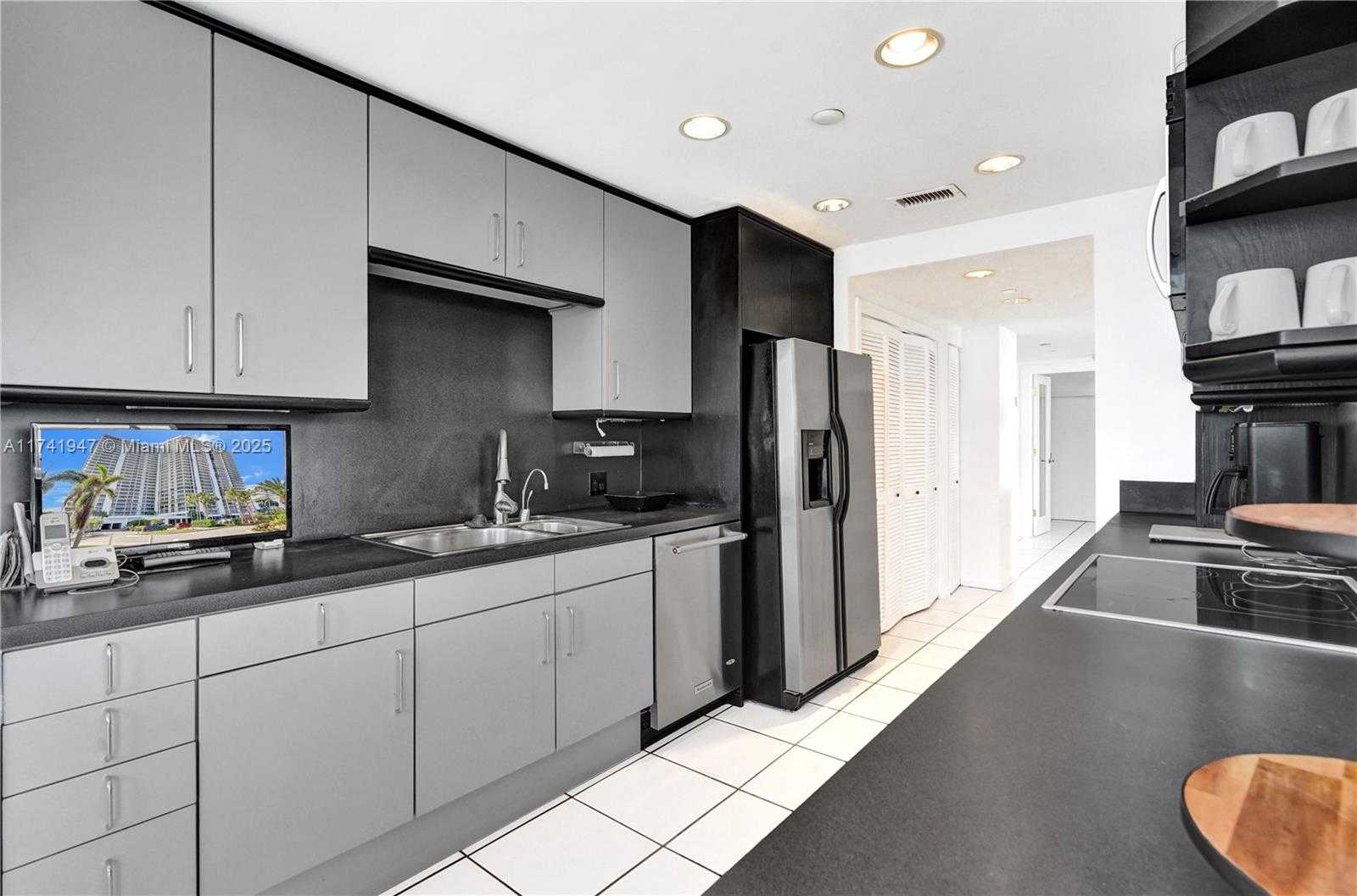 Small Image of 20281 EAST COUNTRY CLUB DR #801, Aventura Number 7