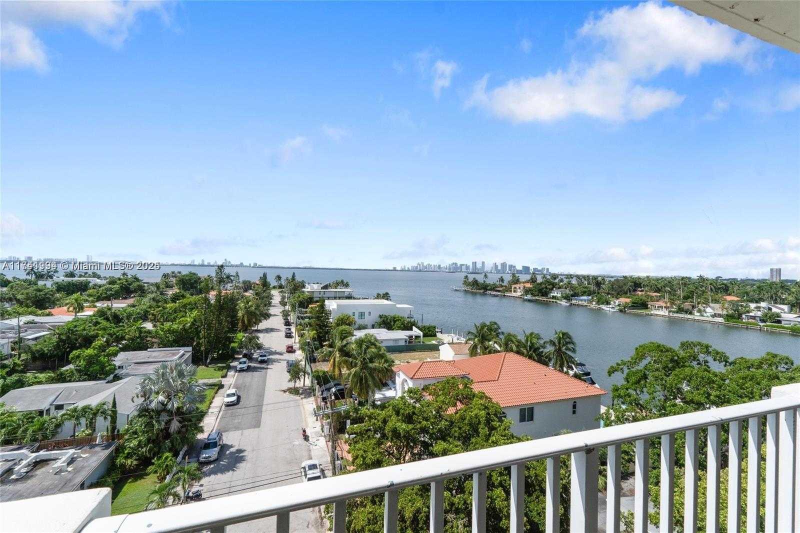 Small Image of 1455 NORTH TREASURE DR #PH-L, North Bay Village Number 3