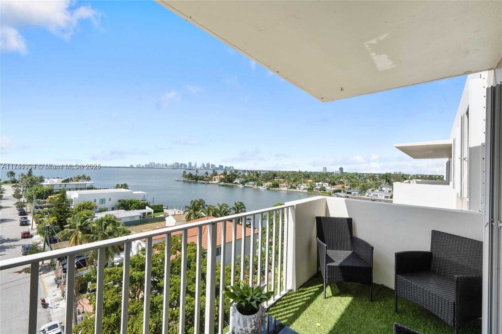 Small Image of 1455 NORTH TREASURE DR #PH-L, North Bay Village Number 4