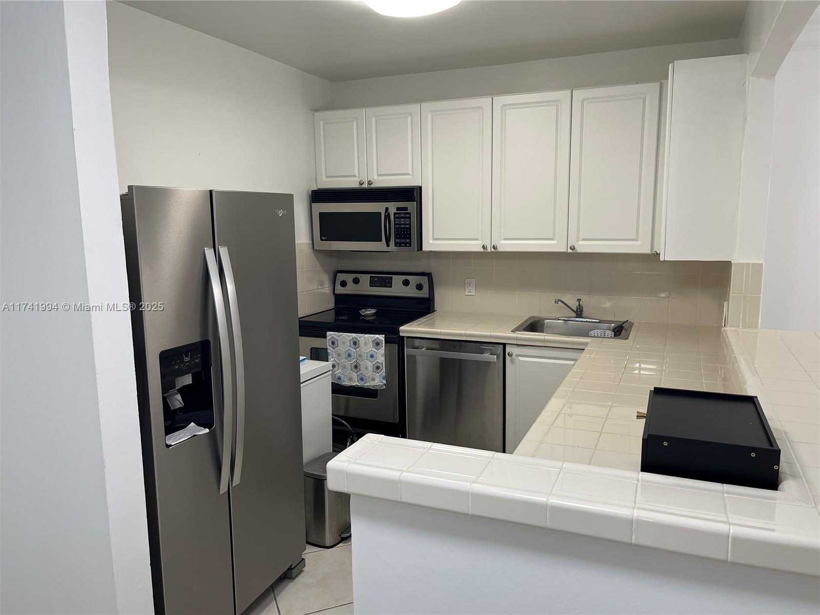 Small Image of 1455 NORTH TREASURE DR #PH-L, North Bay Village Number 5